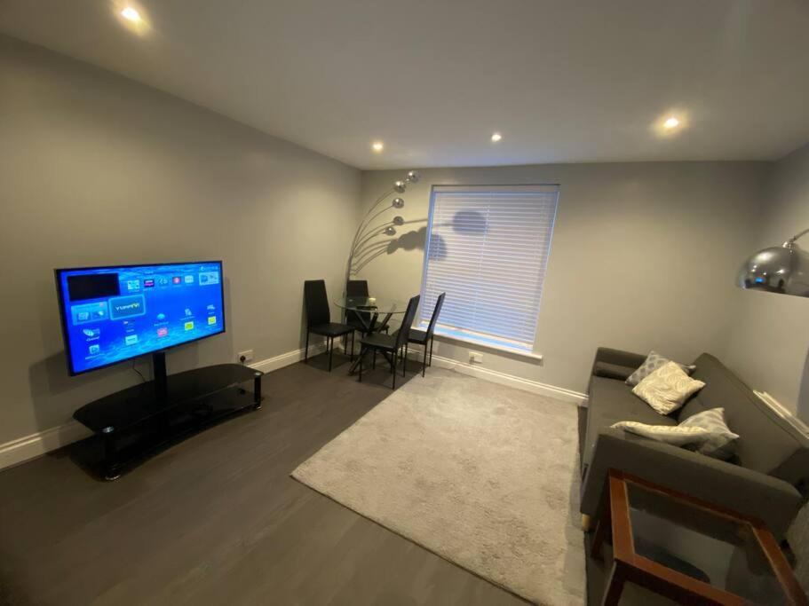 Spacious 2 Bedroom Flat Londen Buitenkant foto
