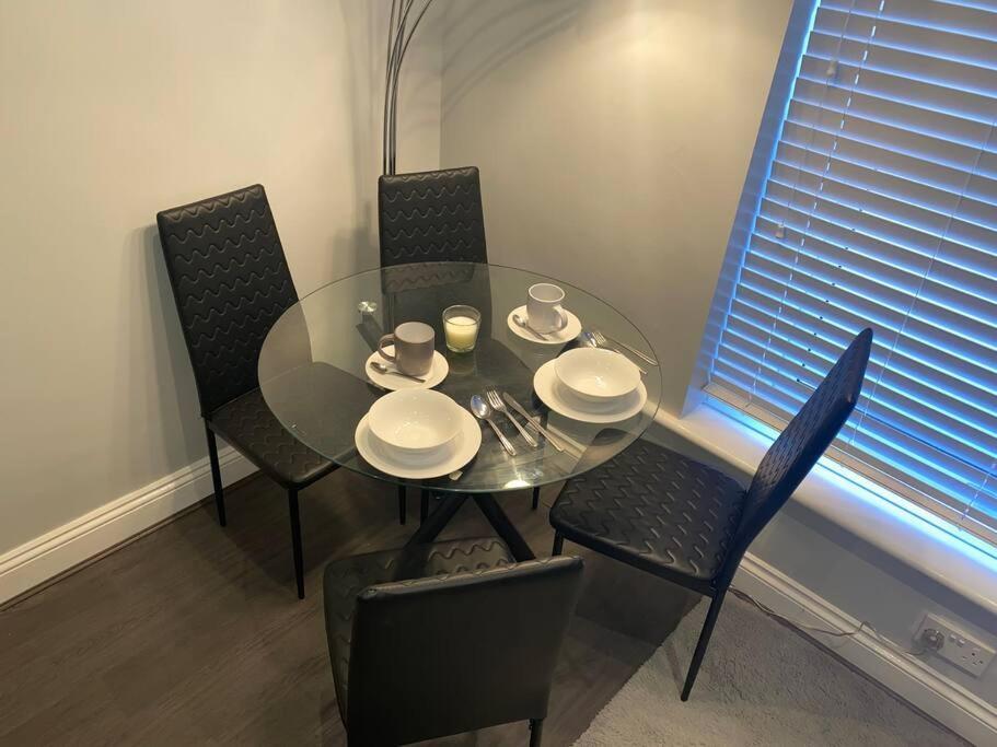 Spacious 2 Bedroom Flat Londen Buitenkant foto