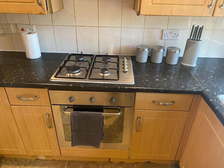 Spacious 2 Bedroom Flat Londen Buitenkant foto